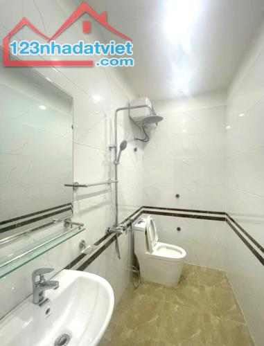 Bán nhà Nguyễn Bỉnh Khiêm, Đằng Giang, Ngô Quyền, Hải Phòng. 4 tầng, 40m2, 5 tỷ.  Ngang 4m - 5