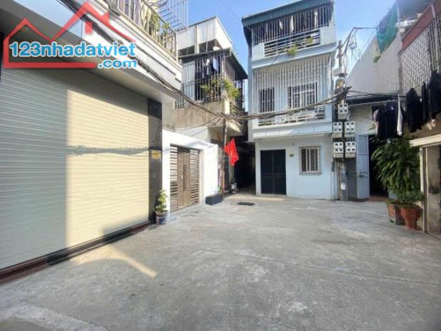 🏡 BÁN NHÀ NGUYỄN KHOÁI – Ô TÔ ĐỖ CỬA – SÂN SIÊU RỘNG – Ở NGAY 🚗  📍 Diện tích: 47/68m² –