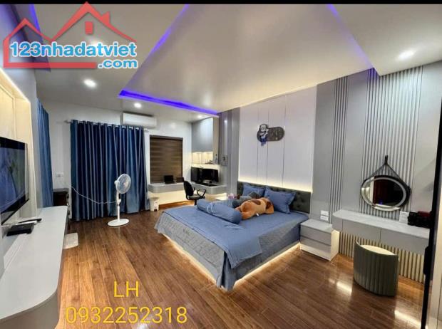 Bán nhà đẹp dân xây Bát Khối- Long Biên -52 m gara- ngõ thông- gần phố nhỉnh 9 tỷ - 2