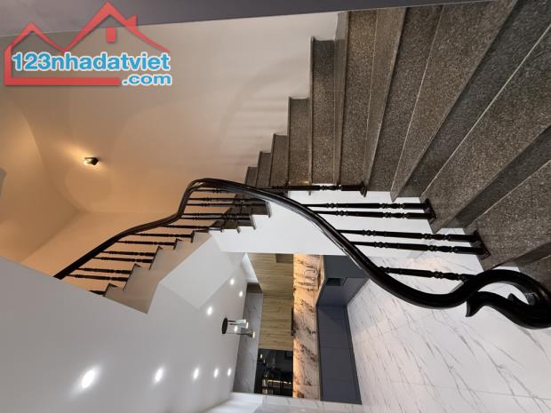 Bán nhà Thịnh Quang ngõ to, nhà thiết kế  mới đẹp 2 thoáng 40m giá 7.6 tỷ . - 1