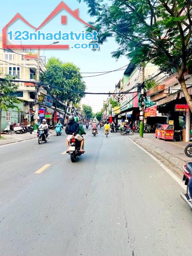 Mặt tiền kinh doanh gần chợ Xóm Củi 4x14 chỉ 17 tỷ