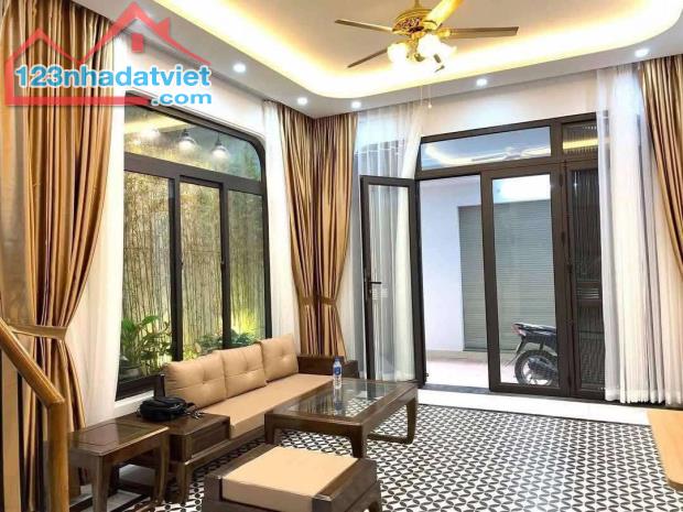 Chủ bán gấp! Phố vip Mai Dịch, 10m ra đường ô tô, ngách thông, full nội thất, 40m2*5T