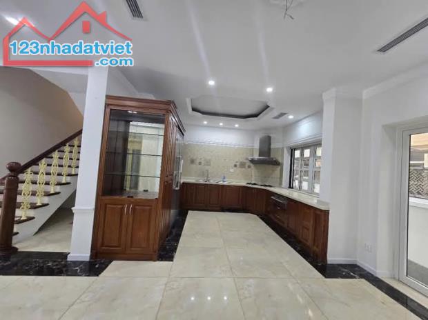 Bán biệt thự tại phố Nguyễn Tuân 155m2, 4 tầng, 3 mặt thoáng, chỉ 42.5 tỷ. 0971813682. - 1