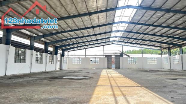 Cho thuê kho xưởng trong KCN Tam Phước, Biên Hòa, 3700m2, giá thuê 3.8$/m2. - 1