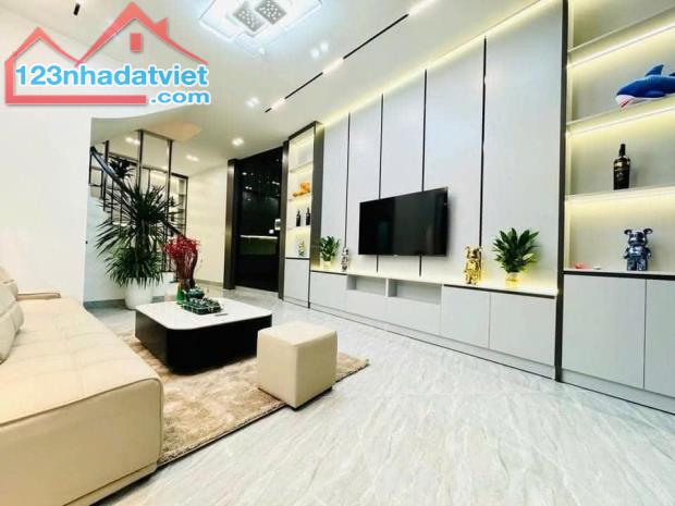 Bán Nhà Nguyễn Đức Cảnh , DT 41m , Giá Hơn 6 tỷ , Lo góc , 3 Thoáng - 1