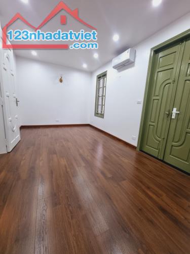 BÁN NHÀ BỒ ĐỀ 80M2, 5 TẦNG, GẦN HỒ, NỞ HẬU, ĐANG VAY NGÂN HÀNG DỄ THƯƠNG LƯỢNG - 1