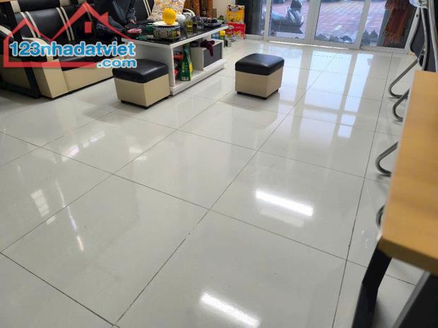 Cho thuê kiot Nơ 2 KDT Pháp Vân, Hoàng Mai – ngõ 15 Ngọc Hồi, 30m x 2T, góc, 7 triệu