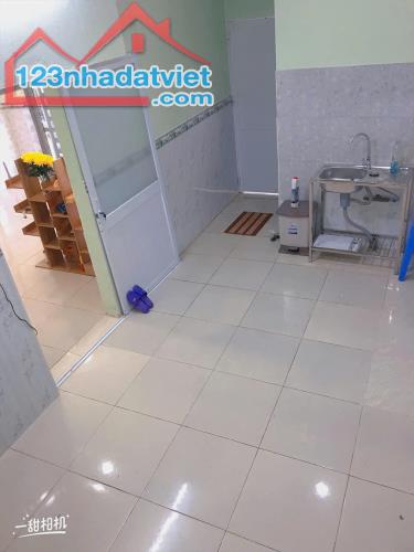 Cực rẻ - Gần ngay Xa lộ Hà Nội, Q9, hẻm ô tô, chỉ hơn 3 tỷ, 50m2, 1T1L, mua vào ở liền - 2