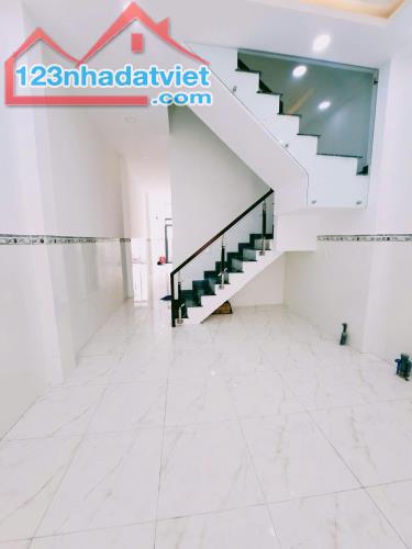 Bán nhà Tỉnh lộ 10 Bình Tân 72m2 4PN mới ở ngay, nhỉnh 4 tỷ TL - 1