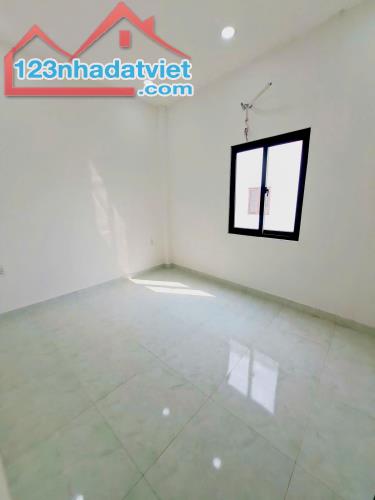 Bán nhà Tỉnh lộ 10 Bình Tân 72m2 4PN mới ở ngay, nhỉnh 4 tỷ TL - 4