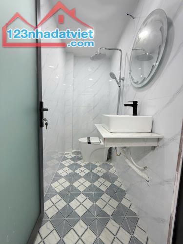 Nhà mới lửng, 2 lầu Hẻm 90 Âu Dương Lân P3Q8 - 3