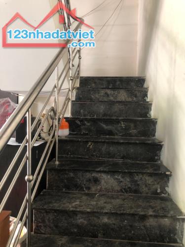 🌟🏛️Cần bán Nhà 2 tầng. Dt gần 70m2. Ngang 4,5m. Mặt tiền đường 5,5m. Lề 3m. Giá hơn 4.55 - 3