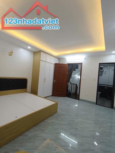 Bán nhà Nguyễn Sơn,Long Biên 50m2 x 5 T