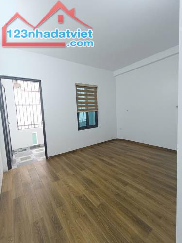 Bán nhà Nguyễn Sơn,Long Biên 50m2 x 5 T - 1