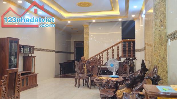 Nhà Mặt Tiền VIP Nguyễn Xuân Phụng,Quận 6 (186m2 - 6x32 - 6 Tầng) 39.8 Tỷ, Thang Máy