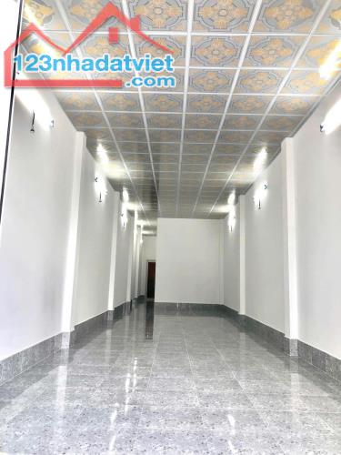 Cho thuê nhà mặt phố Trần Duy Hưng, hè rộng ô tô đỗ ngày đêm DT: 75m2 x 4T giá cạnh tranh - 1