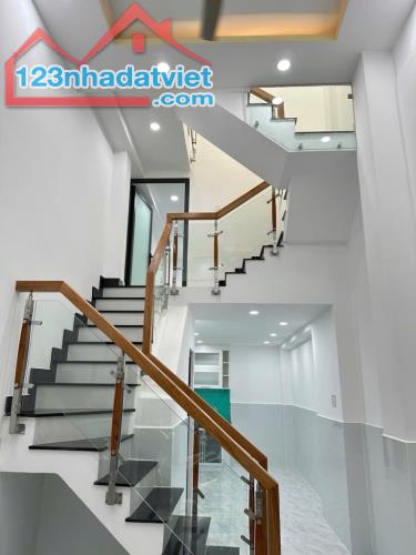 Nhà mới đẹp Tân Bình - Bùi Thế Mỹ - p.10 - 4,6 Tỷ  - DT: 29M2( ngang 3.1m dài 9,5m