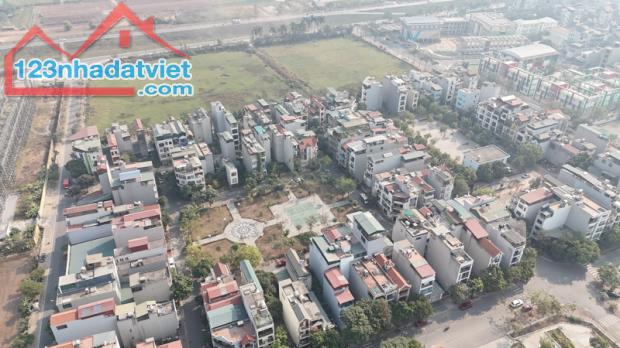 Cần bán 90m2 đất TĐC Giang Biên, Long Biên. Đối diện vườn hoa, xung quanh bạt ngàn tiện íc - 4