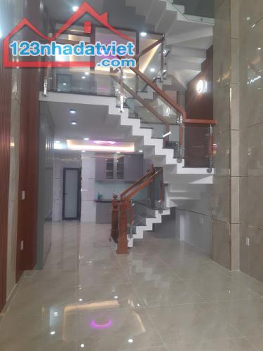 Tân Phú,gần Mặt tiên Tân thắng, Nhà đẹp 5 tầng, 215m2, hẻm nhựa ôtô.