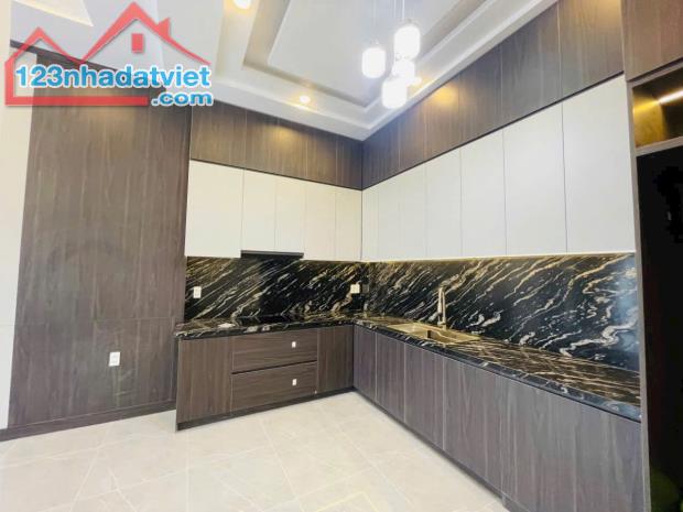 🏡Bán NHÀ mặt tiền 4 tầng PHƯỜNG 4💰chỉ 8,8 TỶ sổ riêng Hoàn Công📍Đà Lạt - 2