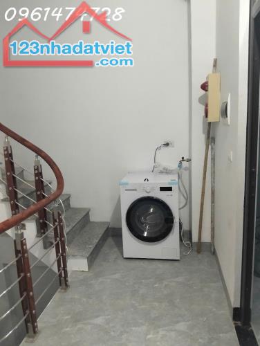 CHO THUÊ CCMN MỚI XÂY MẶT NGÕ 68 VÀO Ở ĐƯỢC LUÔN- Địa chỉ: SN 52 ngõ 68 Triều Khúc , Tân - 3