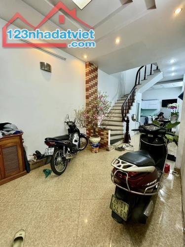 🏡 BÁN NHÀ QUAN HOA - OTO ĐỖ CỔNG - 35M² - 5 TẦNG - MT 3.2M - 8.2 TỶ - 2