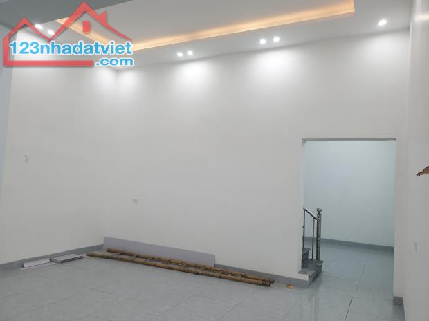 BÁN NHÀ 1.45 TỶ 2 TẦNG 65M2 ( HƯỚNG NAM ) NGÕ TRẦN NHÂN TÔNG