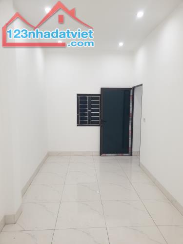 BÁN NHÀ 1.45 TỶ 2 TẦNG 65M2 ( HƯỚNG NAM ) NGÕ TRẦN NHÂN TÔNG - 3