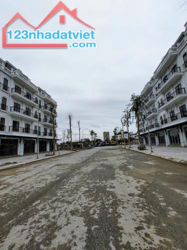 SHOPHOUSE MẶT ĐƯỜNG 30M LIỀN KỀ 1 KĐT ĐÔNG DƯƠNG RESIDENCE – ĐỨC THƯỢNG