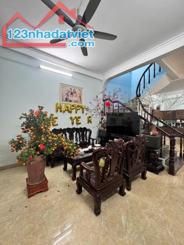 Bán nhà 12,9 tỷ ngã tư Kim Đồng-Trương Định, 71m2 x 4T đẹp, ngõ thông kinh doanh, ô tô đỗ - 1