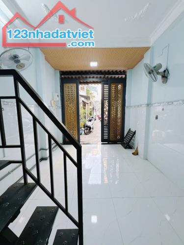 Bán nhà hẻm Tôn Đản Quận 4 hẻm thông thoáng giá nhỉnh 2 tỷ - 4