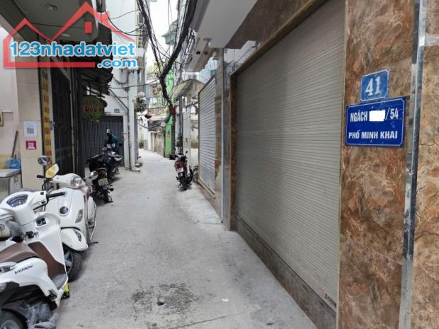 Bán nhà Minh Khai, khu vực trung tâm, MT3.2, 4T, diện tích hiếm, giá tốt, vào ở ngay.