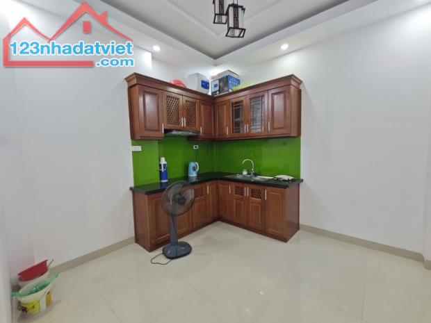 Bán nhà Minh Khai, khu vực trung tâm, MT3.2, 4T, diện tích hiếm, giá tốt, vào ở ngay. - 2