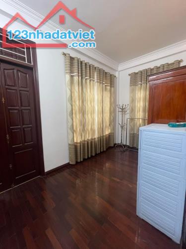 LÔ GÓC ĐẸP-ÔTÔ TRÁNH-KINH DOANH-Phố Nguyễn Chính,Tân Mai 45m/5Tầng/MT 4.85m 14.2Tỷ - 3