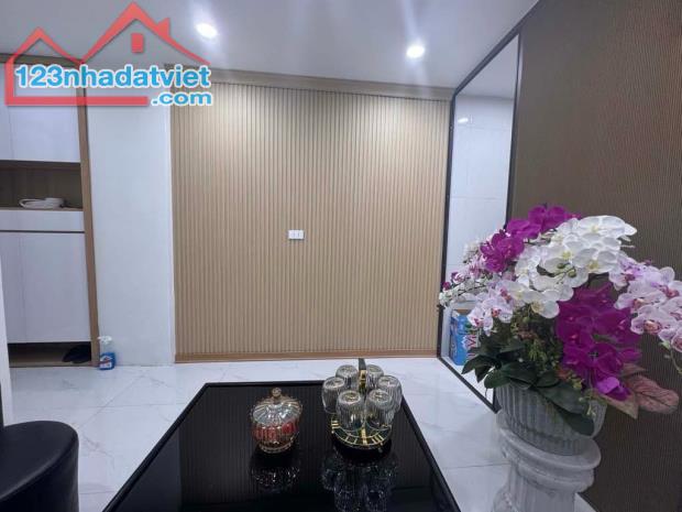 Nhà đẹp Xã Đàn 20M2 x 4 tầng, mt 3m2, 2 ngủ, nhà lô góc nở hậu, 5m oto, thoáng gần phố - 1