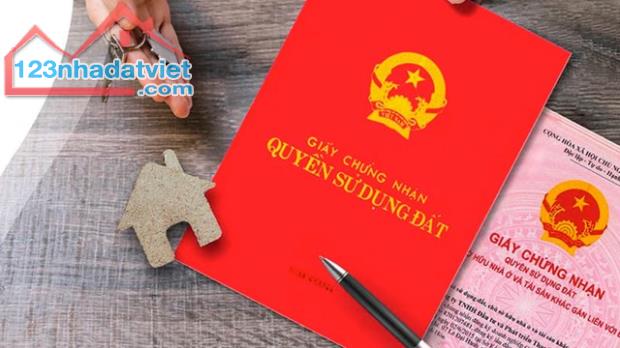BÁN ĐẤT TẶNG NHÀ ĐƯỜNG LÊ THẠCH, GẦN BẾN XE TRUNG TÂM