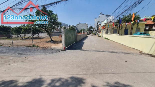 Bán khu đất góc 2 mặt tiền ven sông, gần chợ Đồn P. Bửu Hoà. 760m SHR. Giá 12,5 tỷ tl. - 2