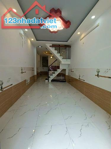 Bán nhà 40m2, đường lớn, ngay trung tâm quận 10, giá 4.8 tỷ - 2