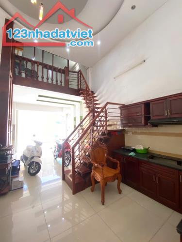 CHỦ GỞI BÁN NHÀ MÁI THÁI DT: 117M (NGANG 9M) NGAY CẦU MỚI HOÁ AN. GIÁ CHỈ 2,6 TỶ - 1