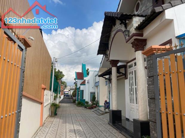 CHỦ GỞI BÁN NHÀ MÁI THÁI DT: 117M (NGANG 9M) NGAY CẦU MỚI HOÁ AN. GIÁ CHỈ 2,6 TỶ - 2