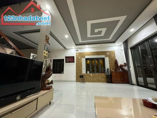 Lô góc Hói Kiếng 6 -Nam Hòa Xuân - Hòa Quý- Giá chỉ 7,65 tỷ . - 2
