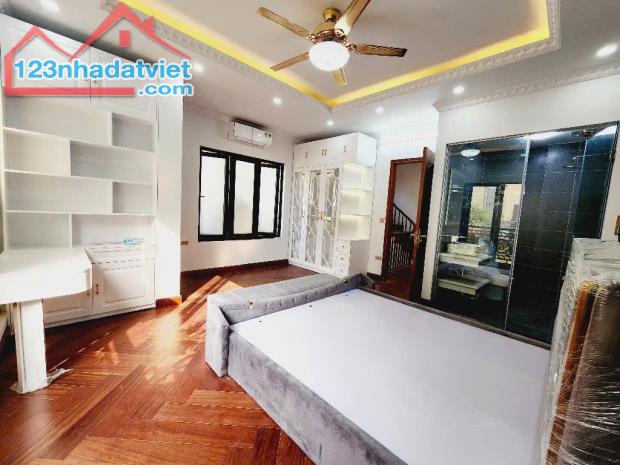 💥💥💥 NHÀ ĐẸP CẦU GIẤY - LÔ GÓC - 3 THOÁNG - THANG MÁY - 2