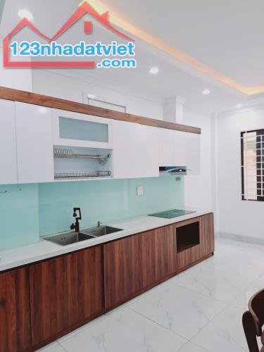 Bán nhà 5 tầng siêu đẹp, Ngọc Thụy, 2 mặt ngõ ô tô tránh, nội thất đầy đủ, ở ngay - 2