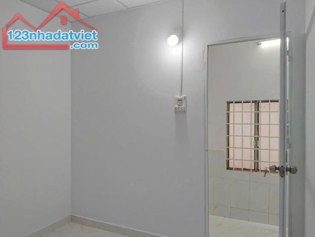 GẦN 100m2 - CHỈ 4.2 TỶ - HIỆP THÀNH Q12 - VF3 VÀO NHÀ - HẺM THÔNG - C4 Ở NGAY - 2