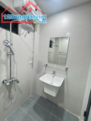 Bán nhà Tây Sơn Đống Đa lô góc 2 thoáng nhà mới trước nhà thoáng ba gác qua 22m giá 5 tỷ - 2