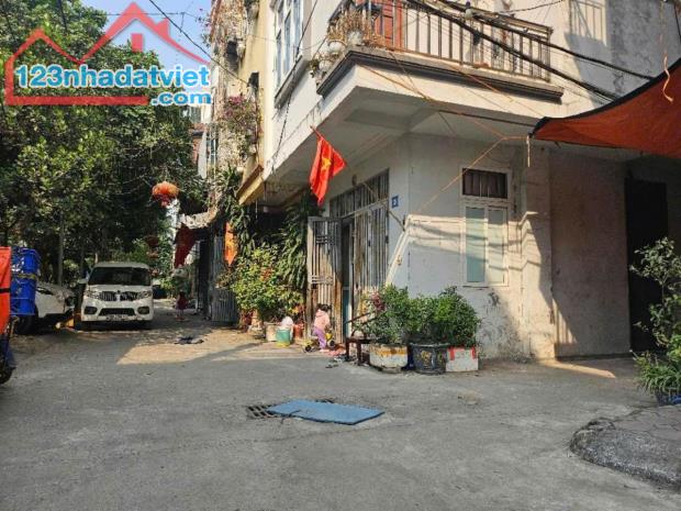 Bán nhà 30m² 4 tầng, Nguyễn Khoái, Hoàng Mai, 5.9 tỷ - Full nội thất - 4