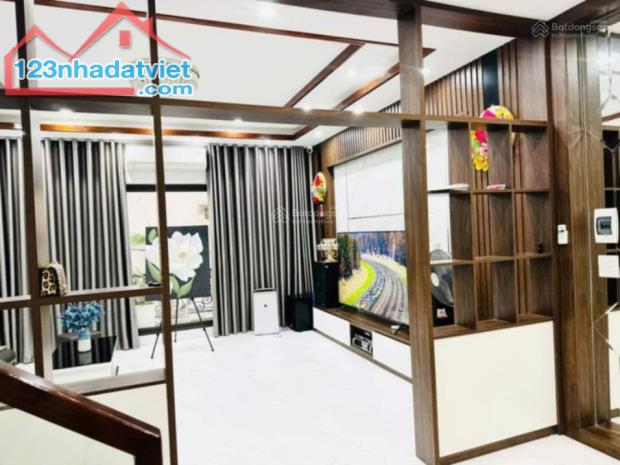 Bán nhà phố Trương Định - Tương Mai - dân xây lô góc - gần mặt phố - sổ đẹp 55m2 5 tầng