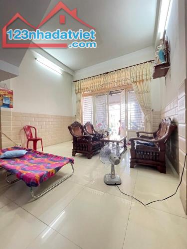 Bán nhà hẻm 737 Lạc Long Quân, Quận Tân Bình, 54m2