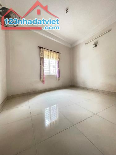 Bán nhà hẻm 737 Lạc Long Quân, Quận Tân Bình, 54m2 - 1