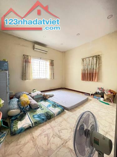 Bán nhà hẻm 687 Lạc Long Quân, Quận Tân Bình, 81m2 - 1